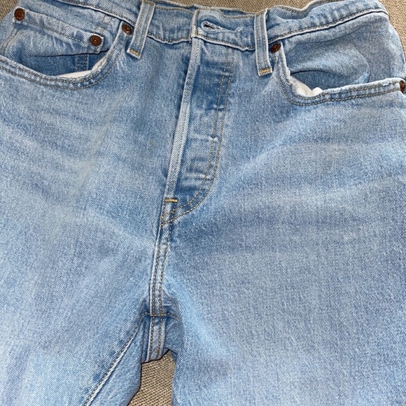 Levi’s 501 // Original Fit Stretch Jeans🌛 - Picture 5 of 11